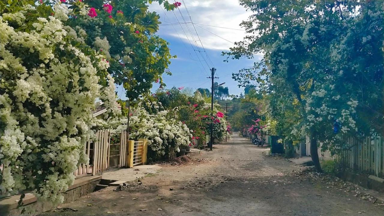 Chalet Ahaz, The Place Of Privacy With Outside Sitting Karjat Exterior foto